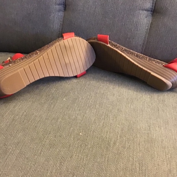 Red Slip on Sandals with zippered back - Picture 2 of 3